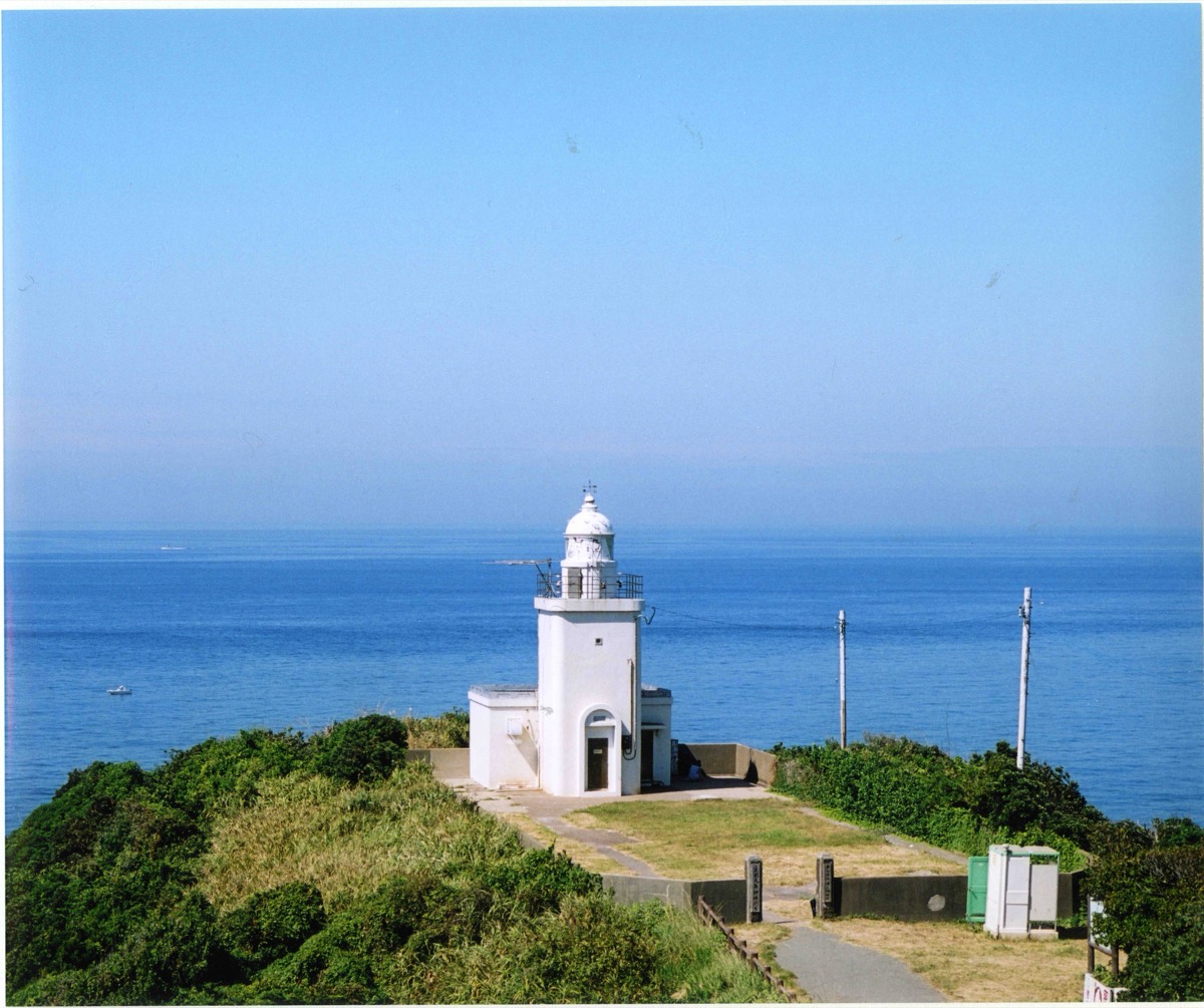 宗像・大島の灯台と海